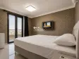 GÜMÜLDÜR&#39;DE SAHİLE 160 M 50 YATAK KAPASİTELİ RUHSATLI BUTİK OTEL