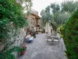 ŞİRİNCE YOLUNDA GENİŞ ARAZİLİ SATILIK BUTİK OTEL