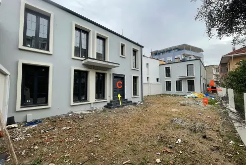 Eğitim Kurumu,Poliklinik,Dernek Olarak Kullanılmaya Uygun Villa