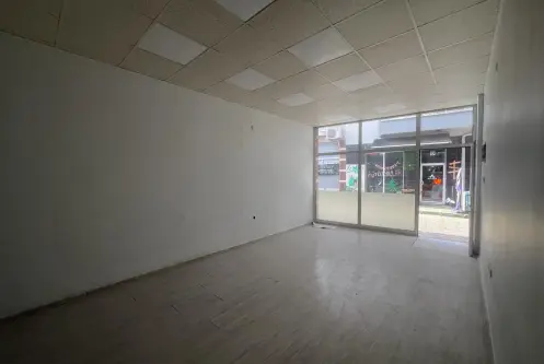 PASİFİKTEN GAZİEMİR ATIFBEYDE 40 M² SATILIK BOŞ DÜKKAN