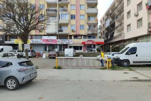 Pierlife&#39;tan Gaziemir Kaymakamlık Karşısı Dükkan mağaza