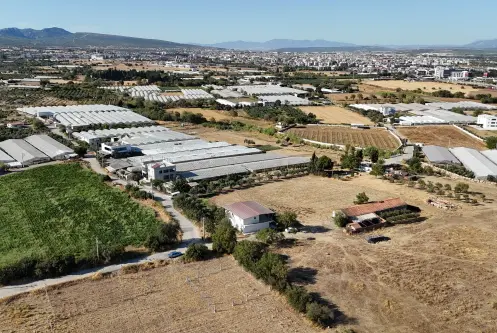 İZMİR DEREKÖYDE SATILIK 316 M2 MERKEZE ÇOK YAKIN KONUMDA BAHÇE