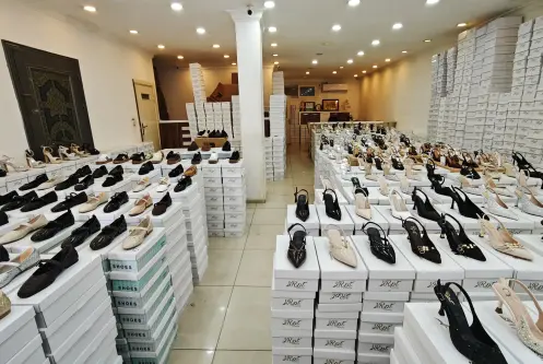 Ayakkabıcılar Sitesi&#39;nde Kiracılı Sanayi Elektrikli Komple Bina