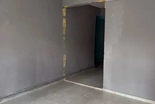 Urla Zafer caddesi üzeri geniş cepheli dükkanlar
