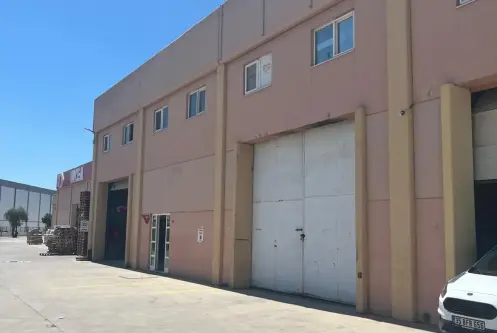 MENDERESTE 2550 M2 KİRALIK DEPO