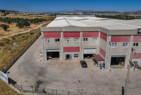 MENDERESTE HAVALİMANINA YAKIN 1380 m² KİRALIK DEPO