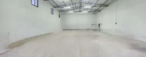 ÜÇ ELMASTAN MERKEZE YAKIN 250 M²KAPALI MUHTEŞEM BİR DEPO/ İŞYERİ