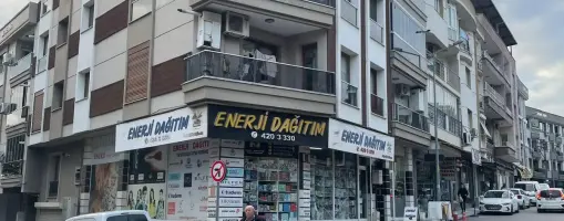Başarı Caddesi Üzeri Köşe Konumda Satılık Dükkan