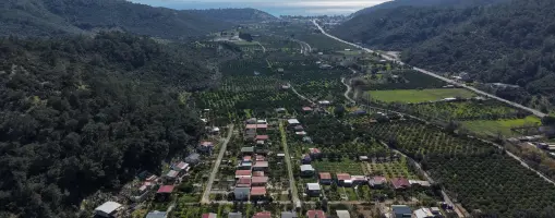 AHMETBEYLİDE SAHİLE YAKIN SATILIK 203 M2 2026 YAZINA MUHTEŞEM GİRECEĞİNİZ BAHÇELER