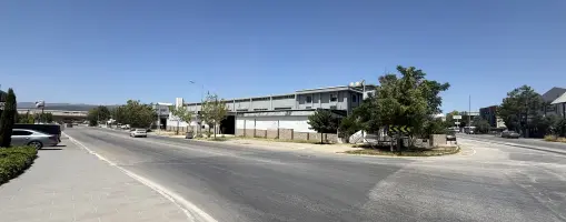     Ana Arter Üzeri Köşe Fabrika Sanayi + Atık Üretim Uygun