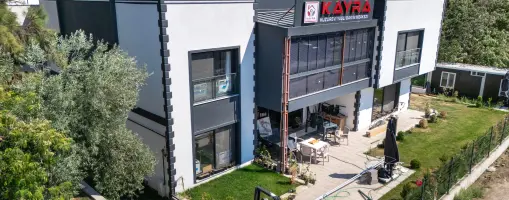 ÇİĞLİ’DE ANADOLU CADDESİNE YAKIN SATILIK KOMPLE BİNA