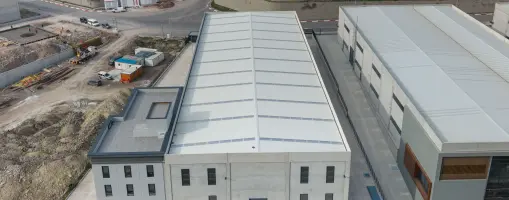 ALİAĞA ORGANİZE SANAYİ BÖLGESİNDE (ALOSBİ) 5.000 M² ARSADA KİRALIK SIFIR NİTELİKLİ FABRİKA