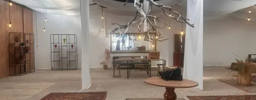 İzmir Narlıdere Sahilde Büyük Metrekareli Tek Kat Ticari Alan