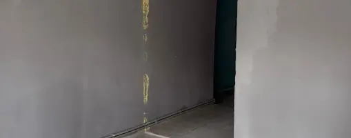 Urla Zafer caddesi üzeri geniş cepheli dükkanlar