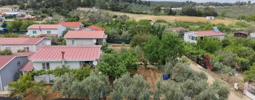 İZMİR ATAKÖYDE SATILIK 500 M2 ARSA İÇERİSİNDE MEYVE BAHÇESİ SAHİLE 10 DAKİKA