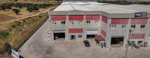 MENDERESTE HAVALİMANINA YAKIN 1380 m² KİRALIK DEPO
