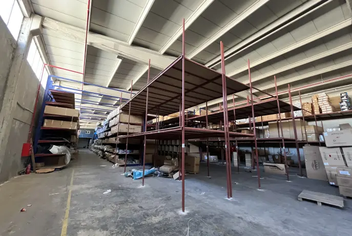 ANAYOL CEPHELİ 2550 M2 KİRALIK RUHSATLI DEPO