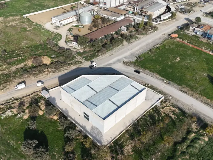 Kemalpaşa Organize&#38;#39;de 1600 m2 Kiralık Fabrika
