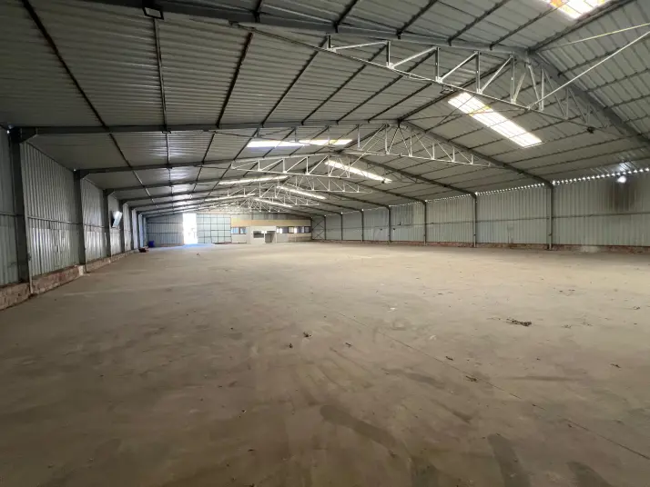 OTOBAN BAĞLANTISINA ve SANAYİ BÖLGESİNE ÇOK YAKIN 1.300 M² DEPO