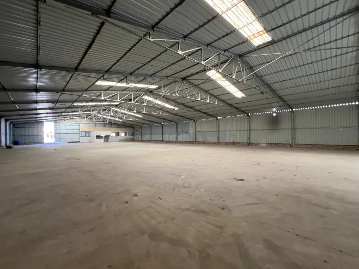 OTOBAN BAĞLANTISINA ve SANAYİ BÖLGESİNE ÇOK YAKIN 1.300 M² DEPO
