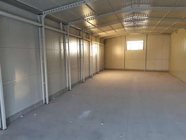 ÜÇ ELMASTAN HAVALİMANINA YAKIN ANA YOL ÜSTÜ 500 M²MUHTEŞEM DEPO