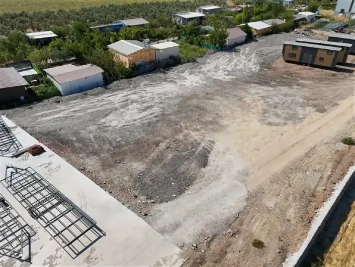 ÜÇELMASTAN KISIK SANAYİSİNE ÇOK YAKIN 5.000 M²MUHTEŞEM BİR ARAZİ