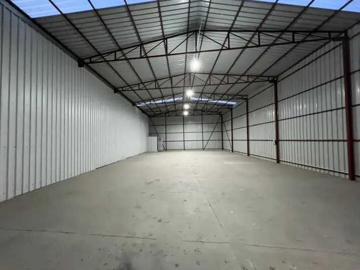 ÜÇ ELMASTAN KÜNER KAVŞAĞINA YAKIN 750 M²MUHTEŞEM BİR DEPO