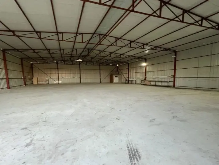 ÜÇ ELMASTAN SANAYİ BÖLGESİNE ve MENDERESE YAKIN 300 M²SÜPER DEPO