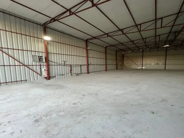 ÜÇ ELMASTAN SANAYİ BÖLGESİNE ve MENDERESE YAKIN 300 M²SÜPER DEPO