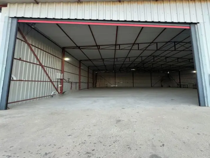 ÜÇ ELMASTAN SANAYİ BÖLGESİNE ve MENDERESE YAKIN 300 M²SÜPER DEPO