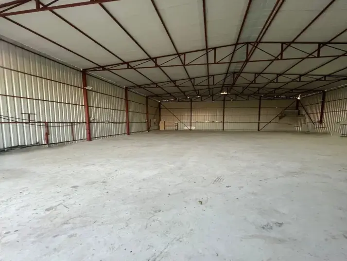 ÜÇ ELMASTAN SANAYİ BÖLGESİNE ve MENDERESE YAKIN 300 M²SÜPER DEPO