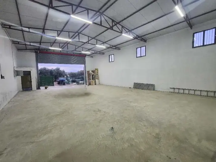 ÜÇ ELMASTAN MERKEZE YAKIN 250 M²KAPALI MUHTEŞEM BİR DEPO/ İŞYERİ