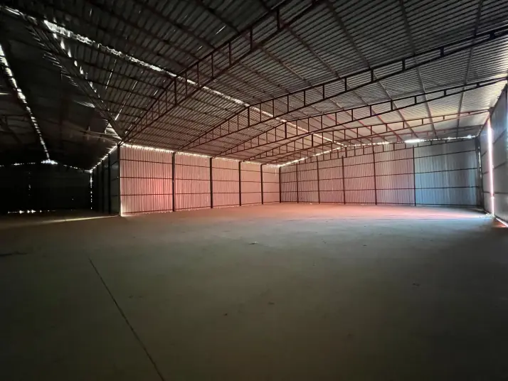 OTOBAN BAĞLANTISINA ve SANAYİ BÖLGESİNE ÇOK ÇOK YAKIN 750 M²DEPO