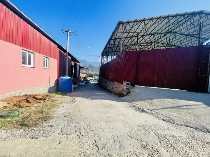 Real’den İzmir Bornova Gökdere 1000 m2 kiralık depo