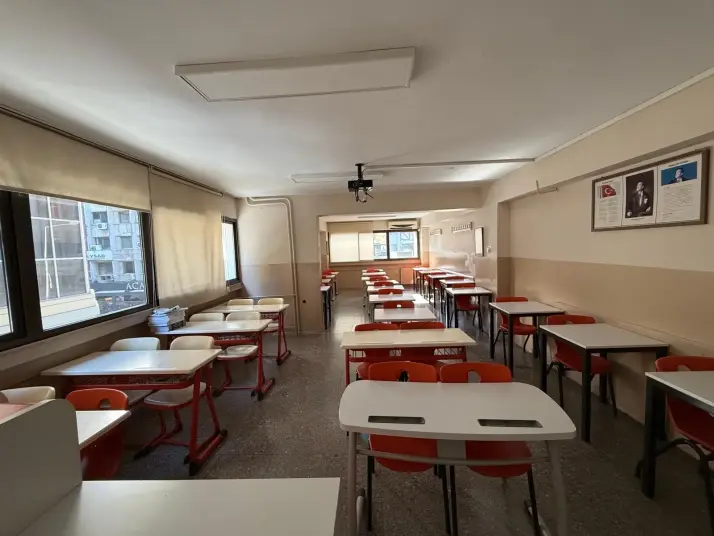 ŞAİR EŞREF BULVARI ÜZERİNDE 1297 M2 OFİS KATI