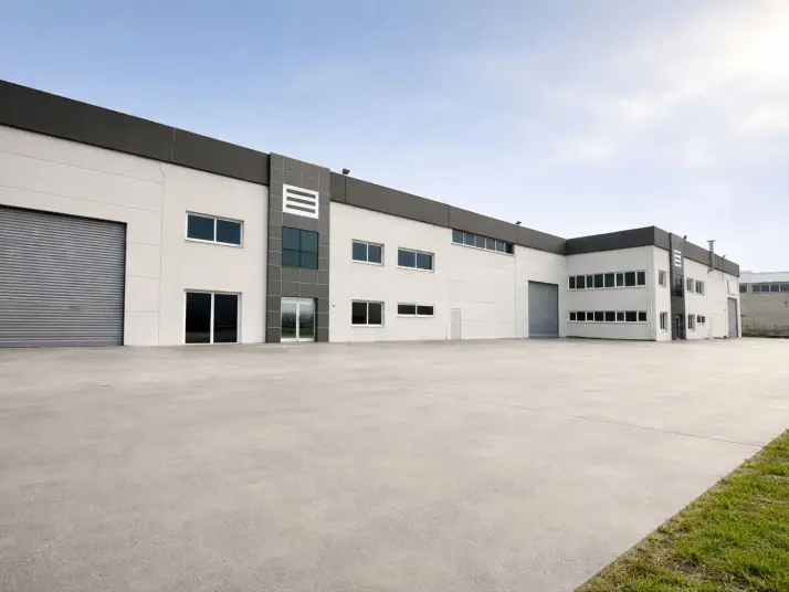 TORBALI SUBAŞI&#39;DA 2.175 m² KAPALI ALANLI KİRALIK FABRİKA