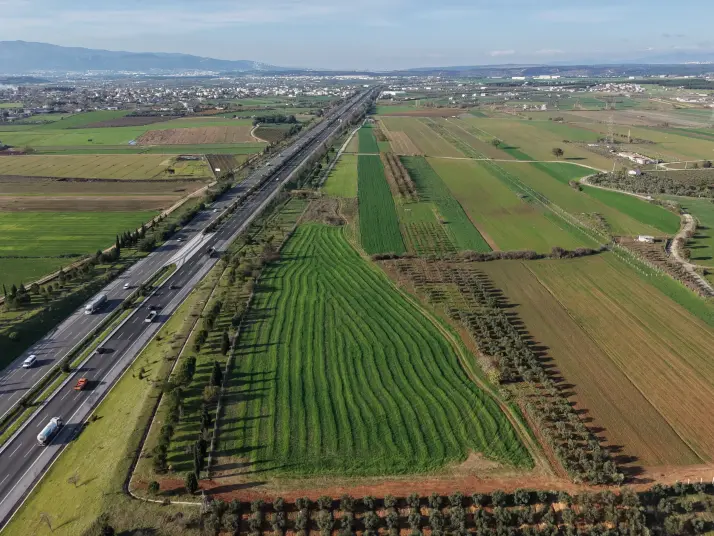 İZMİR HAVAALANINA VE İMARA YAKIN SATILIK TEKTAPU 1.400 M2 YATIRIMLIK ARAZİ