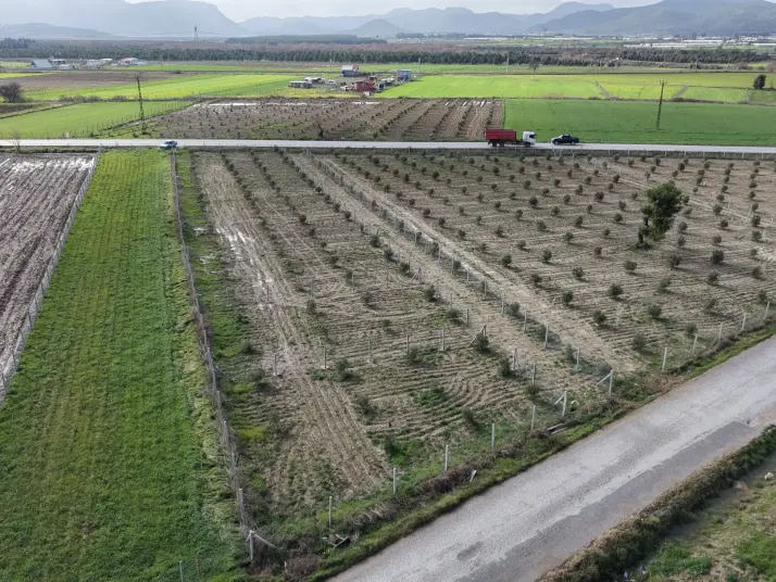 TEKELİDE ANAYOL CEPHELİ SATILIK TAPULU 260 M2 İZBANA YAKIN BAHÇELER