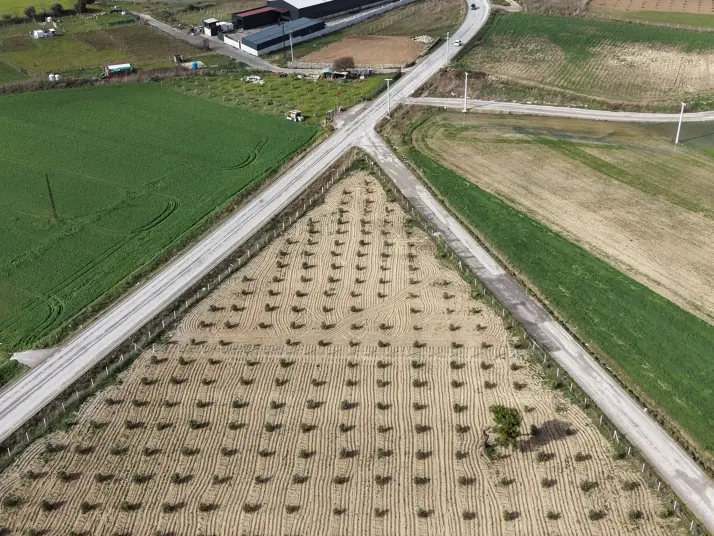 TEKELİDE ANAYOL CEPHELİ SATILIK TAPULU 260 M2 İZBANA YAKIN BAHÇELER