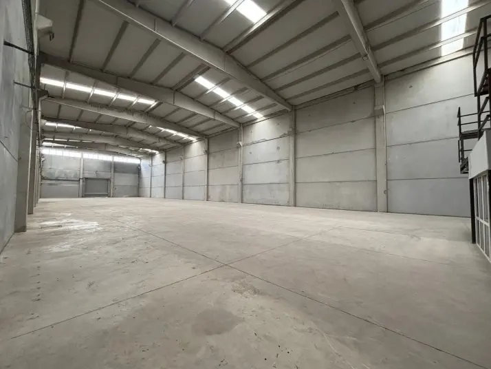HAVALİMANI KARŞISI 1750 M2 KİRALIK DEPO 