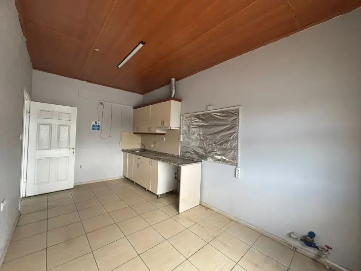 HAVALİMANI KARŞISI 1750 M2 KİRALIK DEPO 