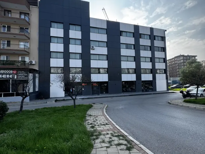 ÇİĞLİ ANADOLU CAD METRO MARKET KARŞISI KİRALIK OFİSLER