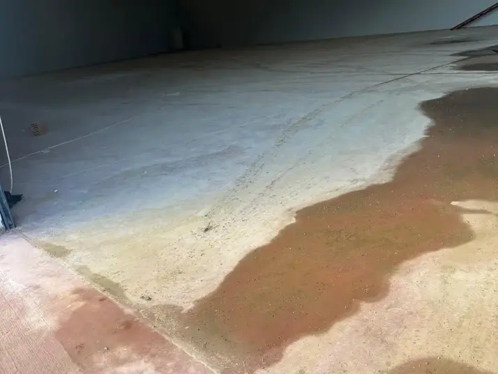 ZİRVE GAYRİMENKUL&#39;DEN MENDERESTE MERKEZİ KONUMDA 600 M2 DEPO