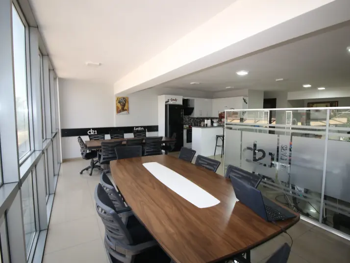 Gaziemir İzban Yakını, 3 Katlı, 370 M² Kiralık Dükkan &#38; Mağaza