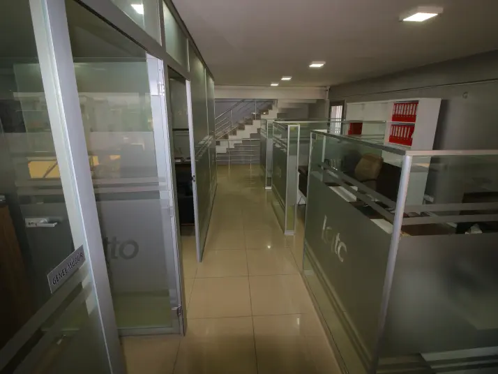 Gaziemir İzban Yakını, 3 Katlı, 370 M² Kiralık Dükkan &#38; Mağaza