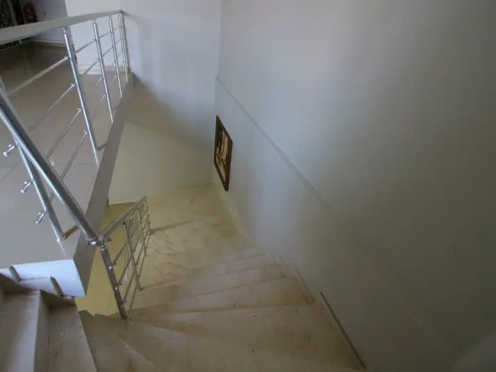 Gaziemir İzban Yakını, 3 Katlı, 370 M² Kiralık Dükkan &#38; Mağaza