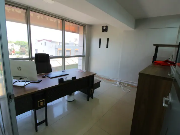 Gaziemir İzban Yakını, 3 Katlı, 370 M² Kiralık Dükkan &#38; Mağaza