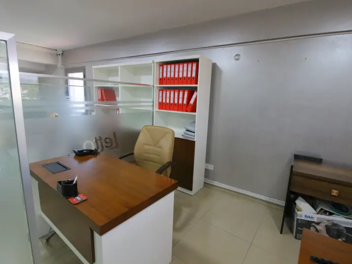 Gaziemir İzban Yakını, 3 Katlı, 370 M² Kiralık Dükkan &#38; Mağaza