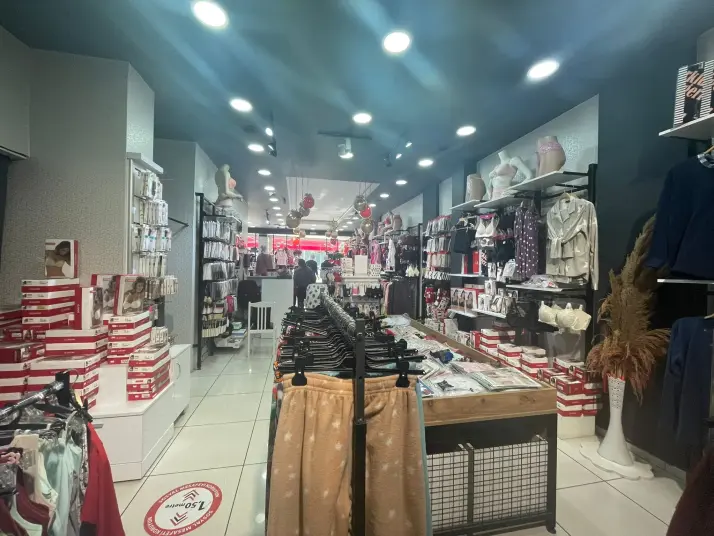 Özmen Caddesi Üzerinde Satılık Dükkan