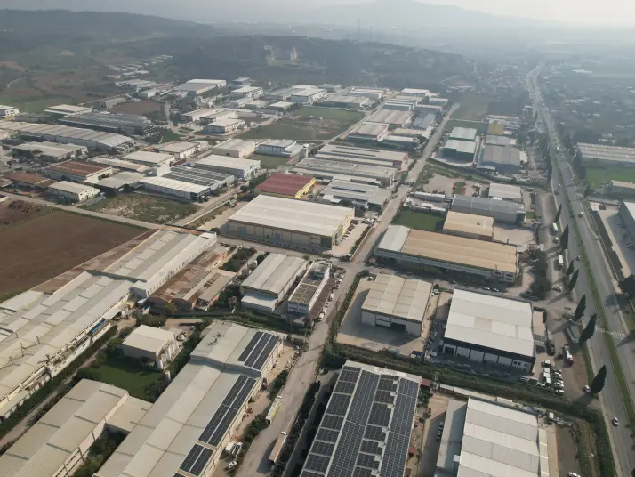 PASİFİKTEN TORBALI YAZIBAŞINDA 2.000 M² KAPALI ALANLI FABRİKA